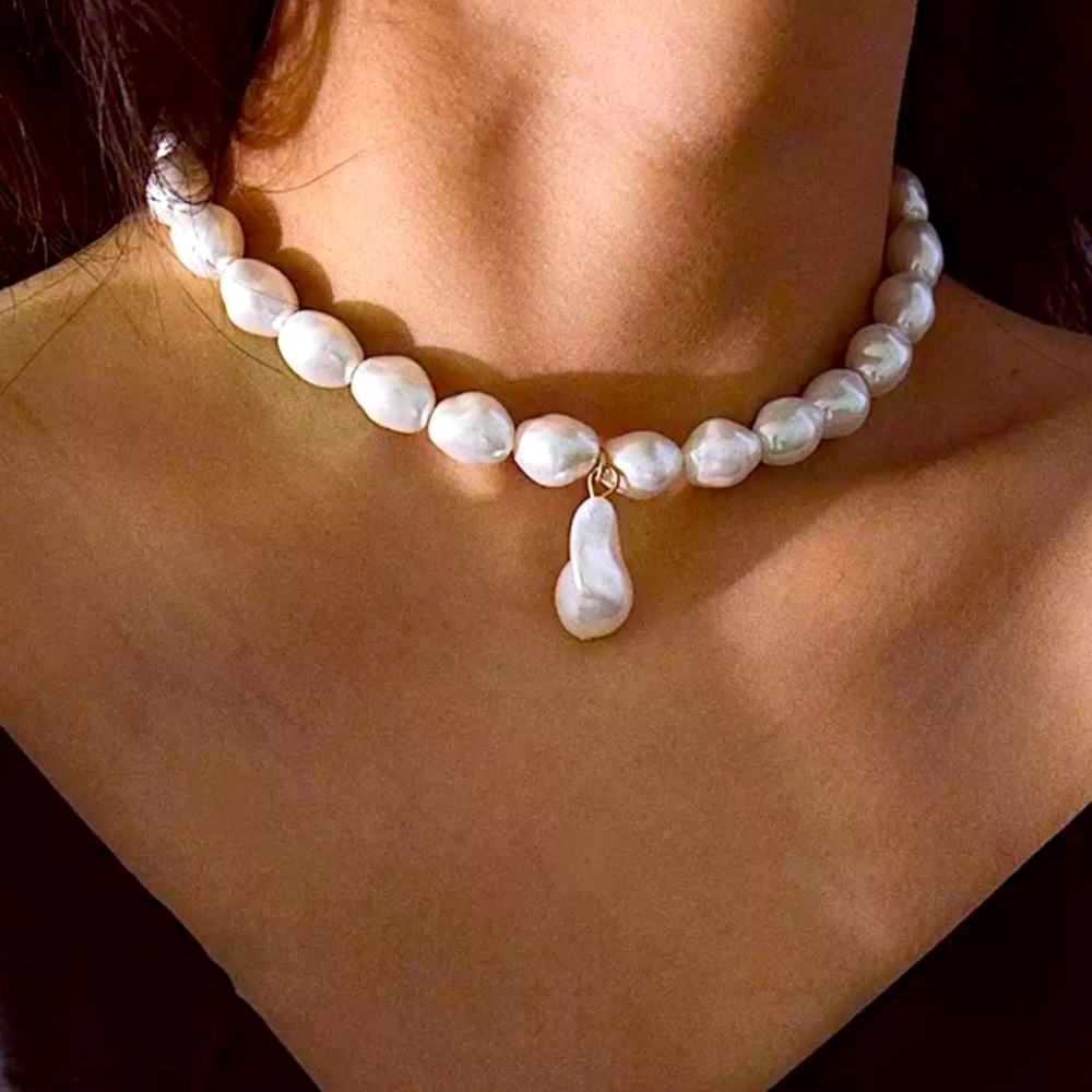 🌟 Pearl Baroque Choker Necklace